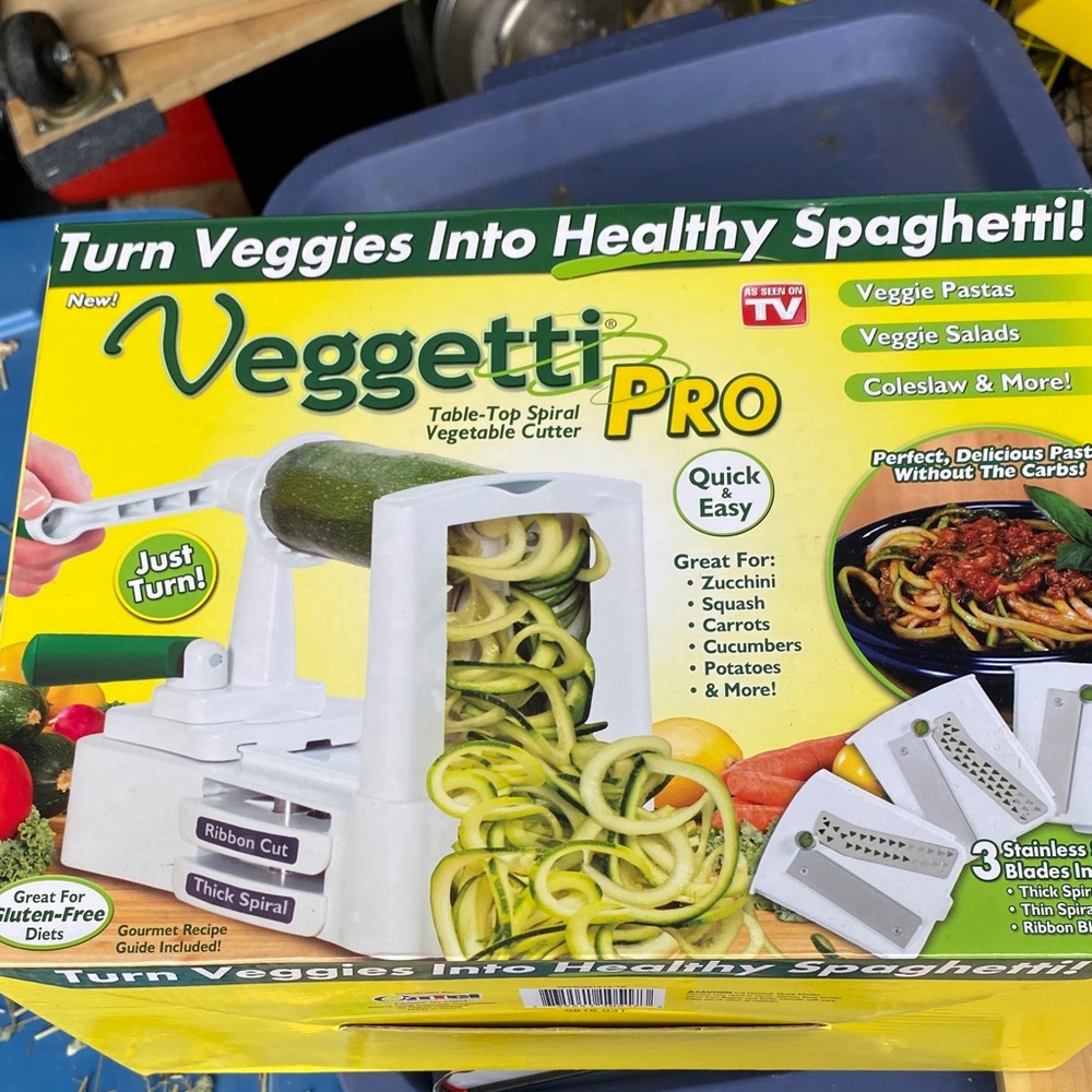 Pro Spiral Vegetable Cutter - White and Green